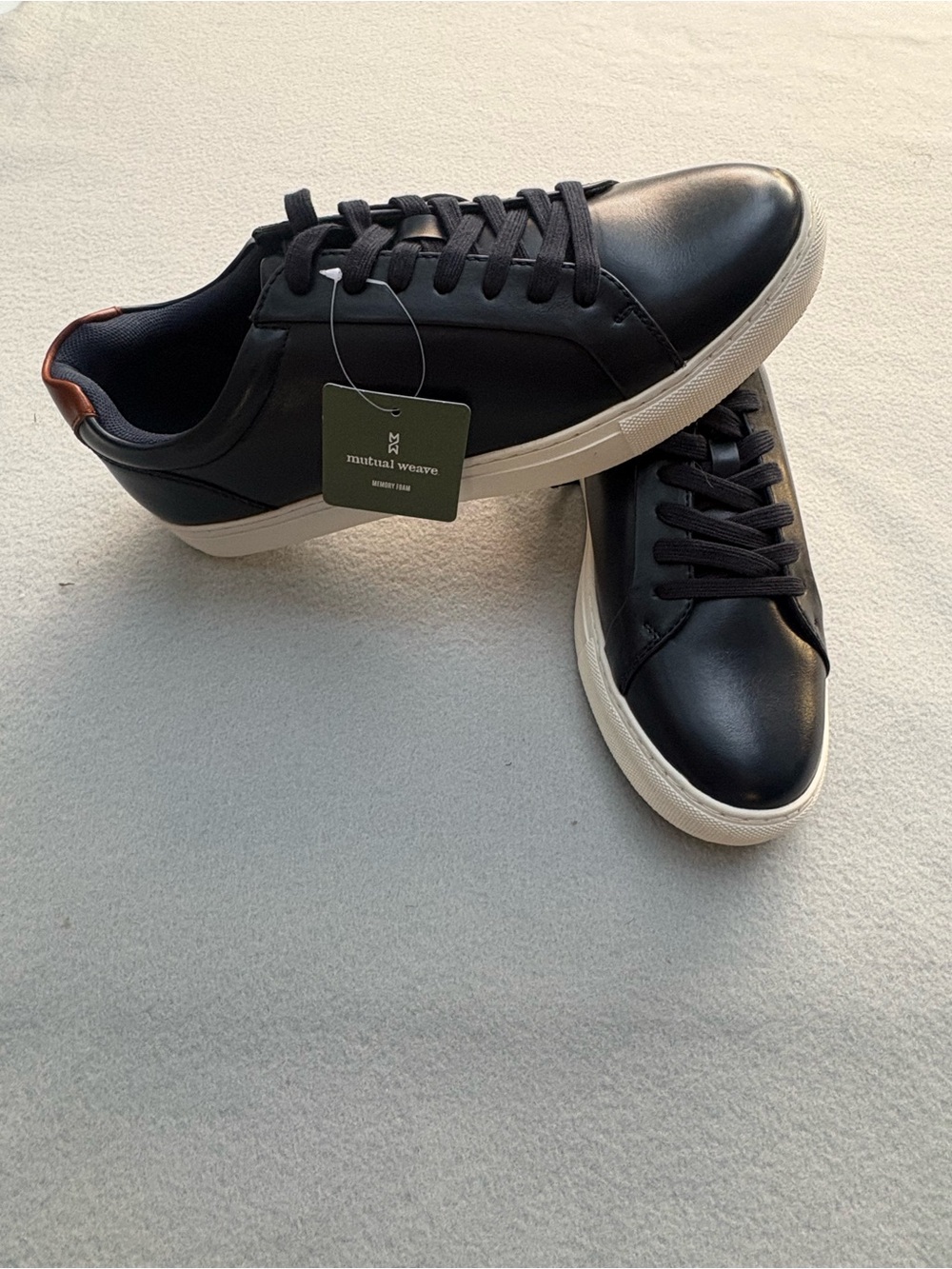 NWT Mutual Weave Elmore Men's 9.5M Navy Blue Faux Leather Sneakers Memory Foam